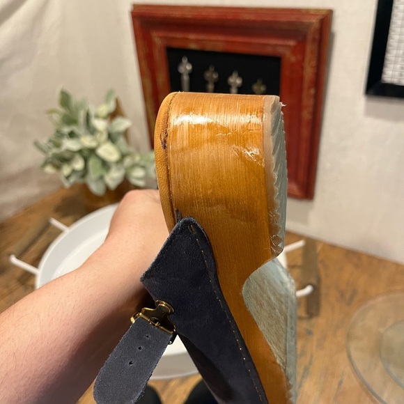 💙 APROPO NAVY SUEDE CLOGS – SIZE 41 – WOODEN HEEL - Picture 8 of 10